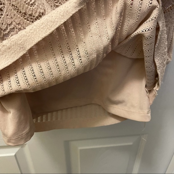 H&M nude knee length lace skirt elastic waistband - Picture 4 of 6